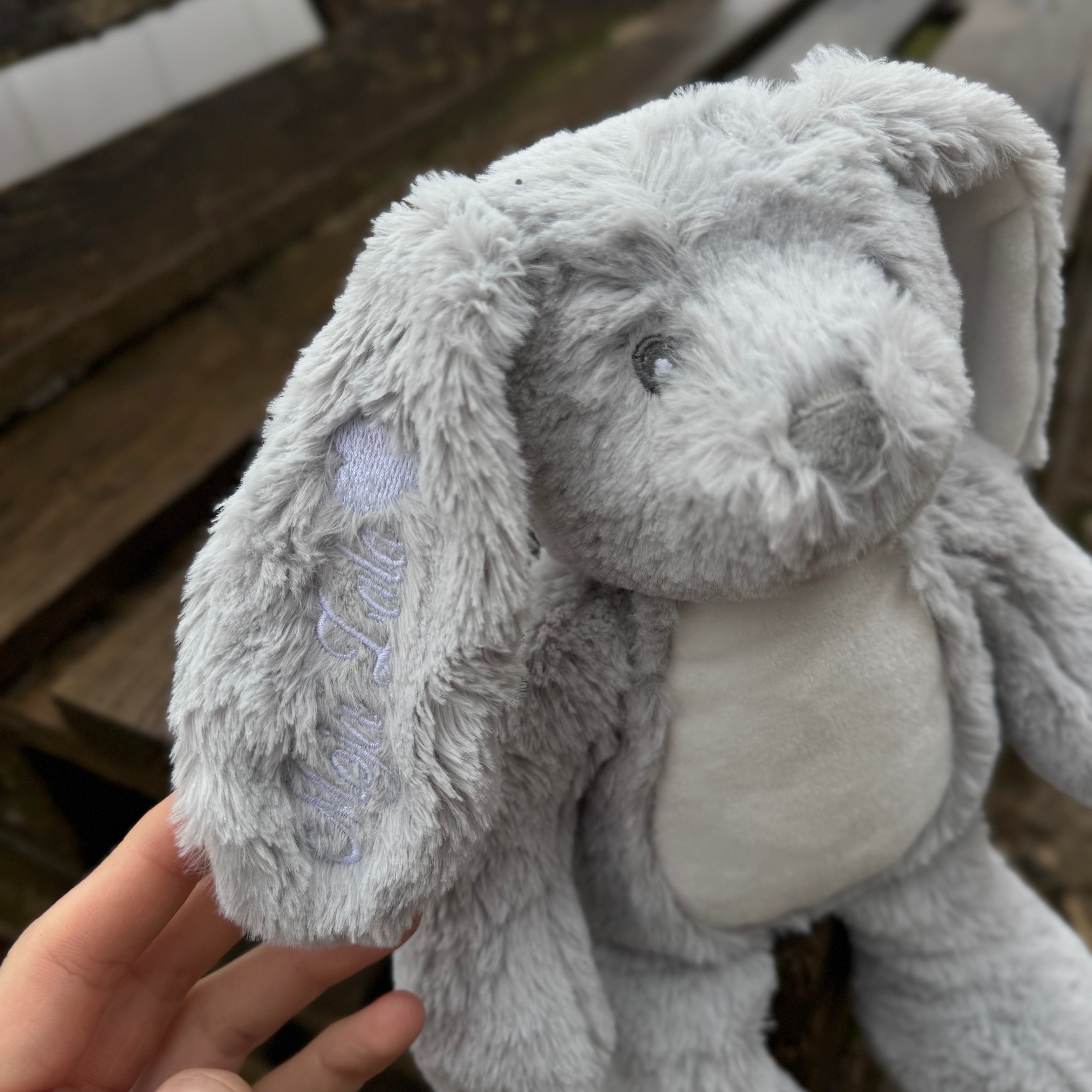 Plišasti zajček z napisom